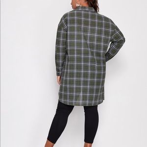 2-panel plaid shirt